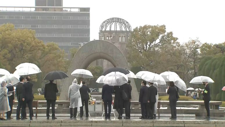 Kishida, US envoy visit Hiroshima to pray for atomic bombing victims