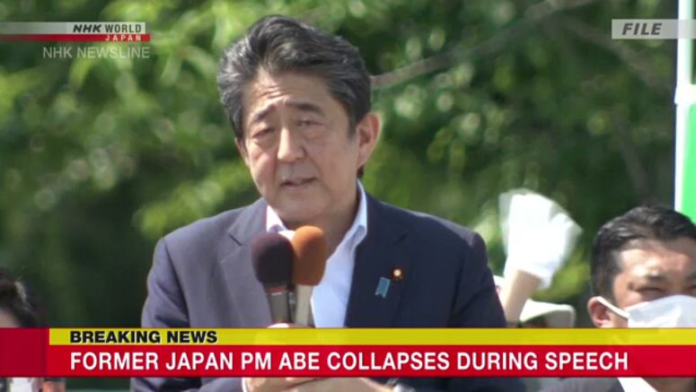 Former Japanese PM Abe Shinzo collapses