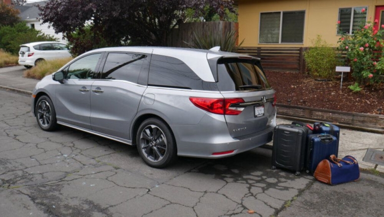 2021 Honda Odyssey Luggage Test | How much fits behind the third row?