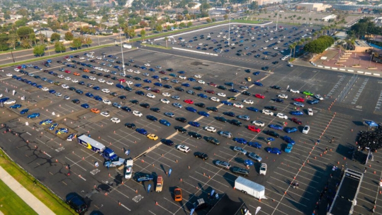 Subaru parade sets Guinness world record in California