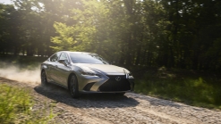 2021 Lexus ES 250 AWD First Drive | What's new, mpg, features, specs, pricing