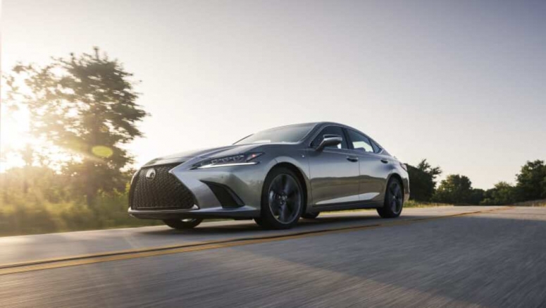 2021 Lexus ES 250 AWD First Drive | What's new, mpg, features, specs, pricing