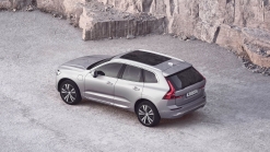 Volvo updates XC60 and adds Android-based infotainment to more models