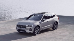 Volvo updates XC60 and adds Android-based infotainment to more models