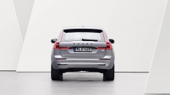 Volvo updates XC60 and adds Android-based infotainment to more models