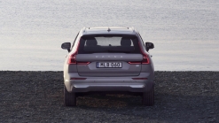 Volvo updates XC60 and adds Android-based infotainment to more models
