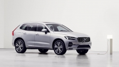 Volvo updates XC60 and adds Android-based infotainment to more models
