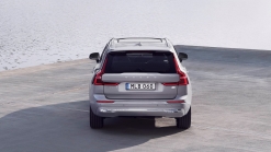 Volvo updates XC60 and adds Android-based infotainment to more models