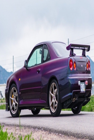 This Midnight Purple II 1999 Nissan Skyline GT-R Could Sell For $400k