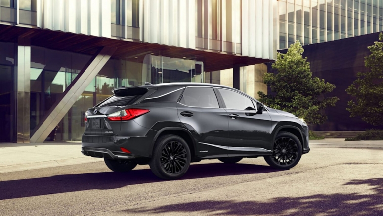 2022 Lexus RX L Black Line special edition darkens the three-row RX
