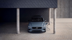 2023 Volvo S60 And V60 Facelift Quietly Unveiled With Subtle Changes And An Android-Based Infotainment