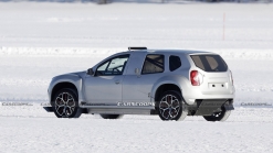 Alpine's 2025 Electric SUV Mule Spied With Dacia Duster Body, Megane RS Trophy Wheels