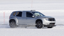 Alpine's 2025 Electric SUV Mule Spied With Dacia Duster Body, Megane RS Trophy Wheels