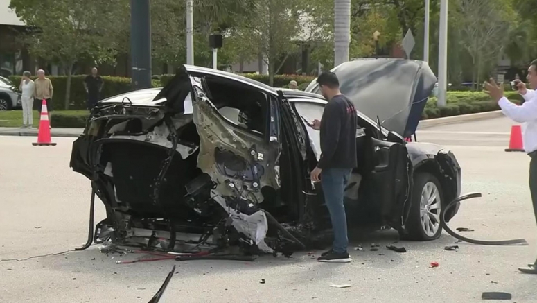 Tesla Model X Cut In Two After Nissan GT-R Slams Into It