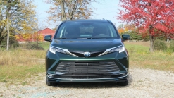 2021 Toyota Sienna First Drive | What's new, hybrid fuel economy, price, specs, photos