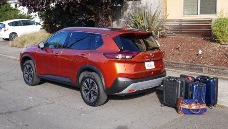 2021 Nissan Rogue Luggage Test | How much fits in the cargo area?