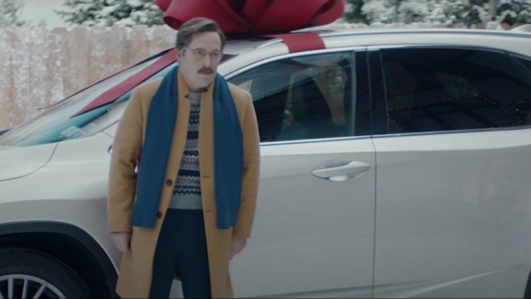 'SNL' parodies Lexus' December to Remember sales event